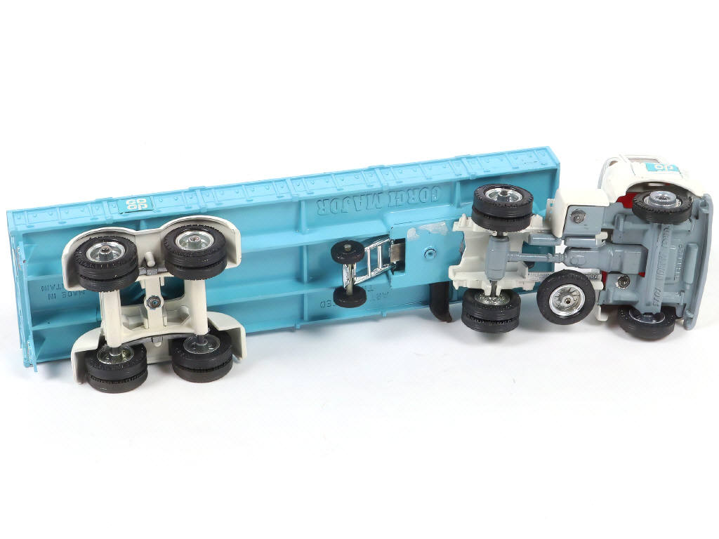 Lot 120 - CORGI TOYS (GB) (1)