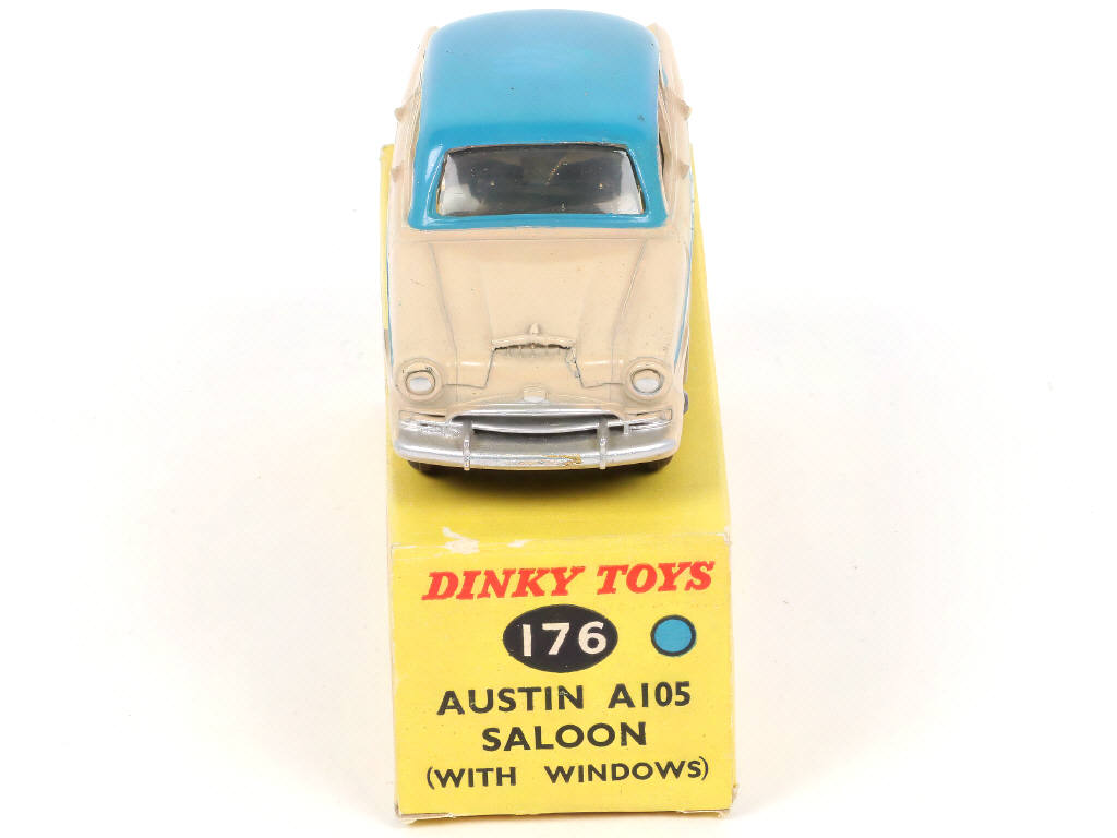 Lot 207 - DINKY TOYS (GB) (1)