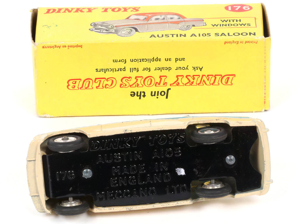 Lot 207 - DINKY TOYS (GB) (1)