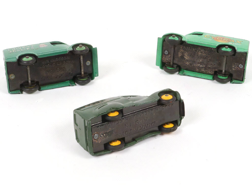 Lot 225 - DINKY TOYS (GB) (3)