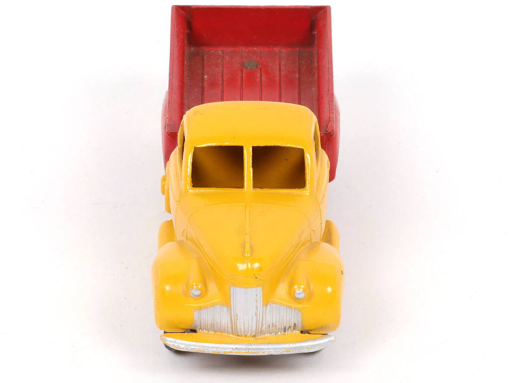 Lot 243 - DINKY TOYS (FRANCE) (1)