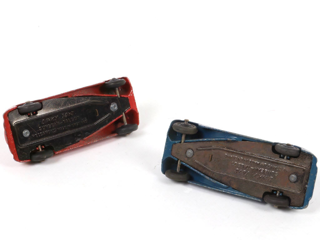 Lot 220 - DINKY TOYS (GB) (2)