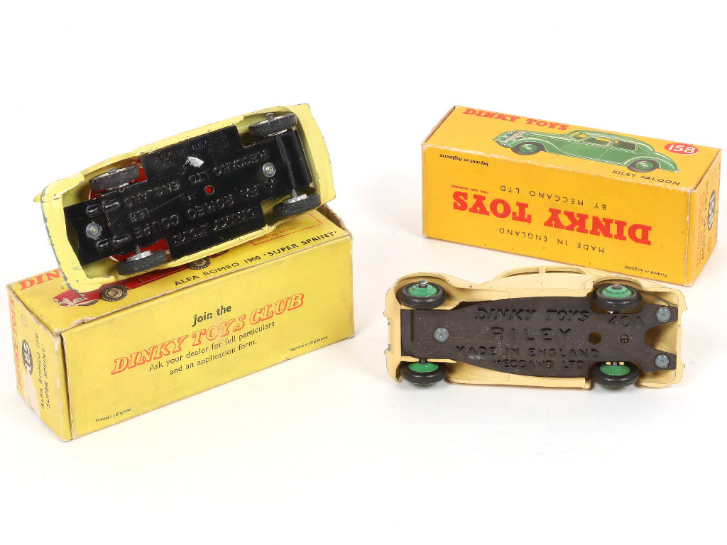 Lot 223 - DINKY TOYS (GB) (2)