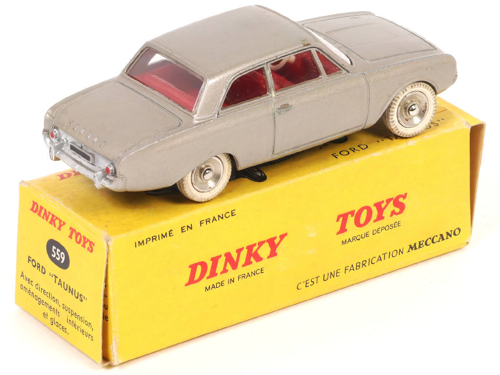 Lot 260 - DINKY TOYS (FRANCE) (1)