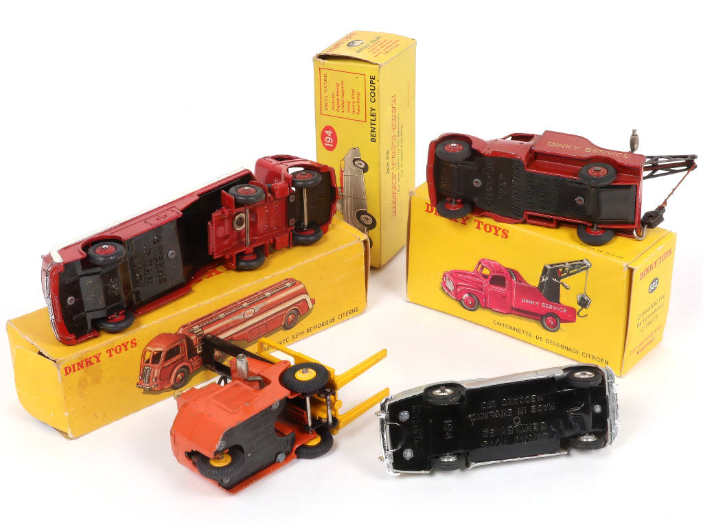 Lot 291 - DINKY TOYS (FRANCE) (4)