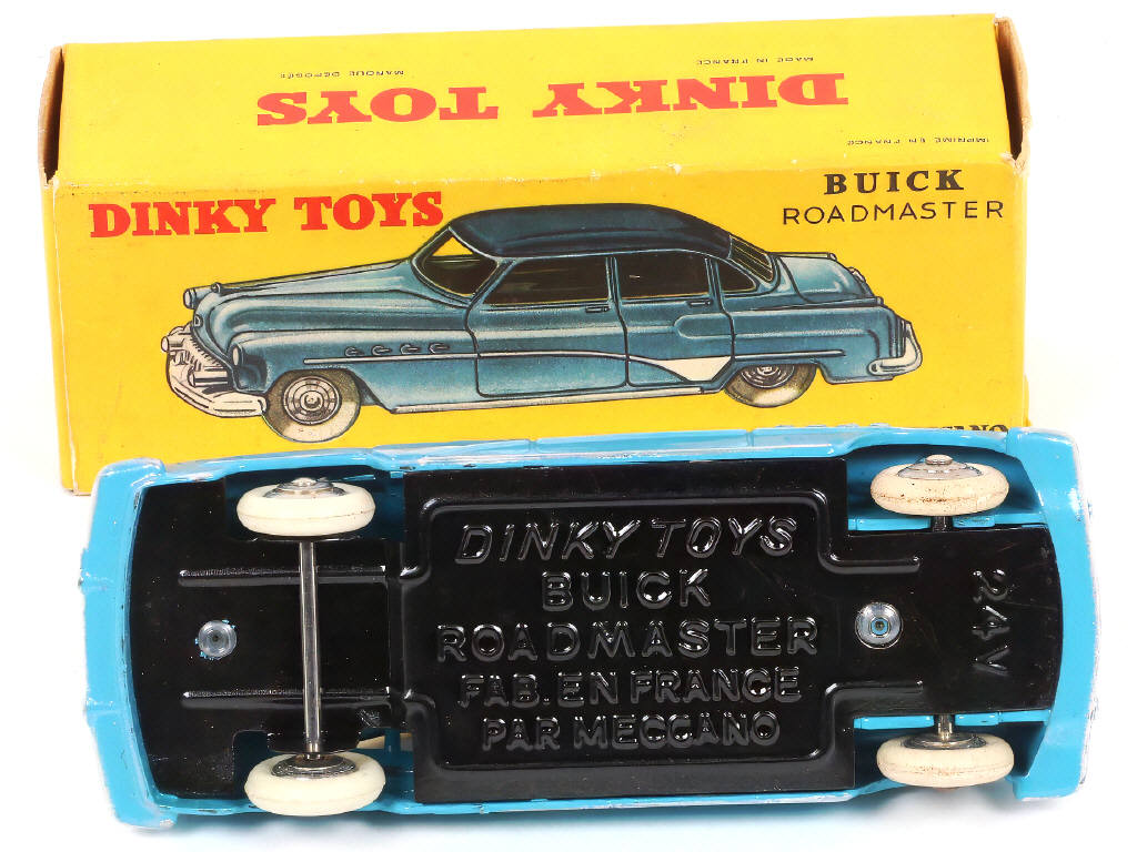 Lot 247 - DINKY TOYS (FRANCE) (1)
