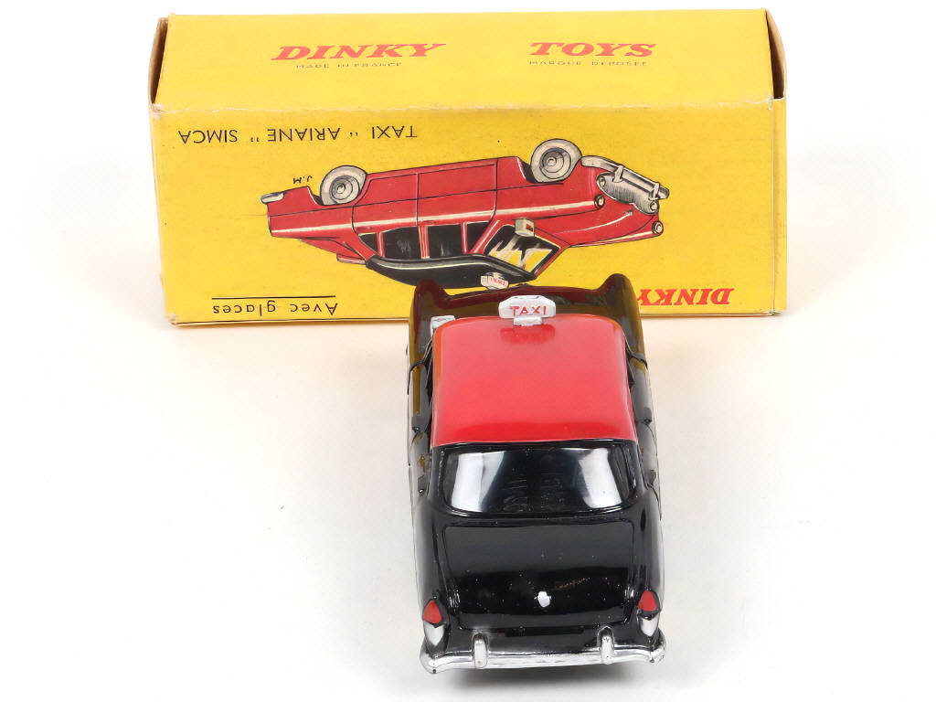 Lot 251 - DINKY TOYS (FRANCE) (1)