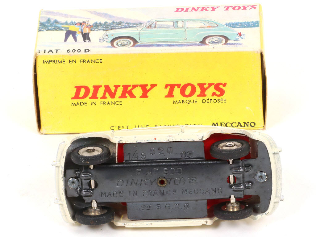 Lot 261 - DINKY TOYS (FRANCE) (1)