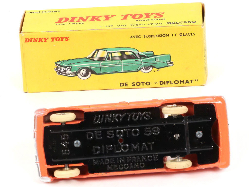 Lot 255 - DINKY TOYS (FRANCE) (1)