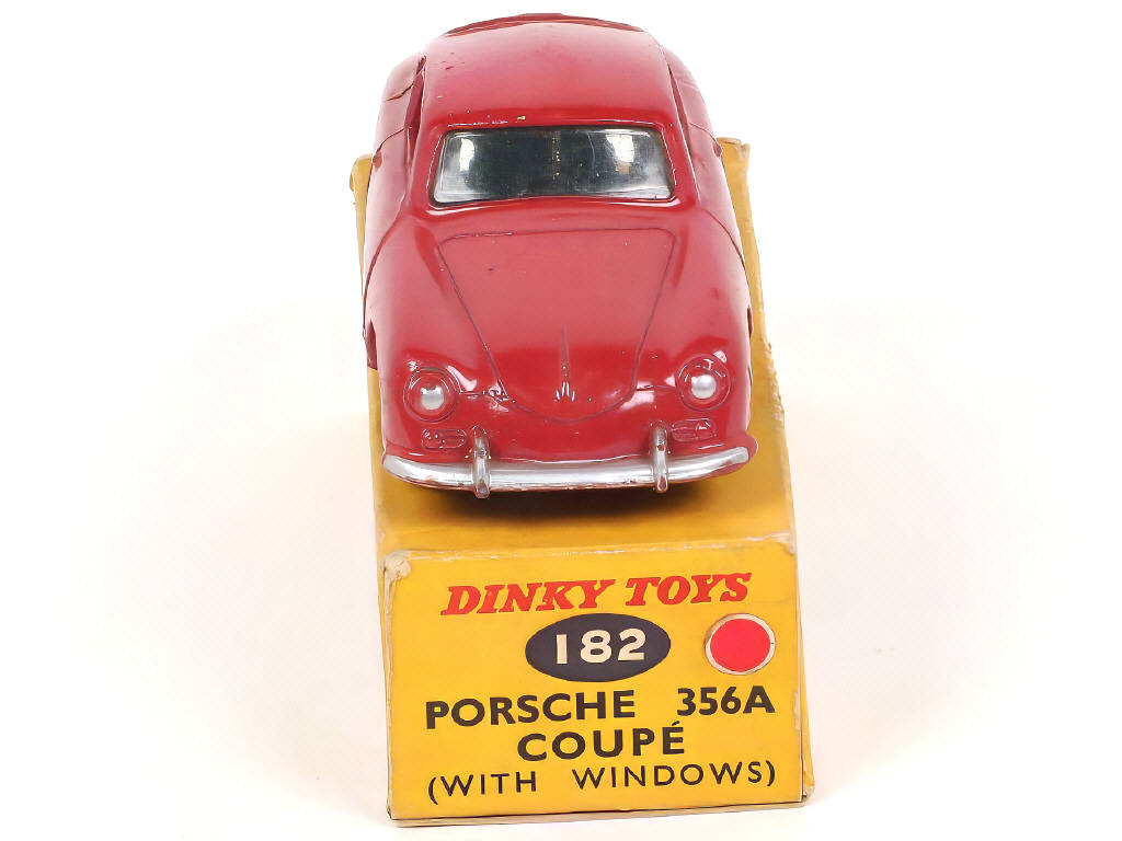 Lot 209 - DINKY TOYS (GB) (1)