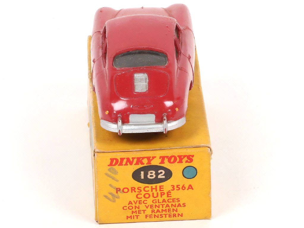 Lot 209 - DINKY TOYS (GB) (1)