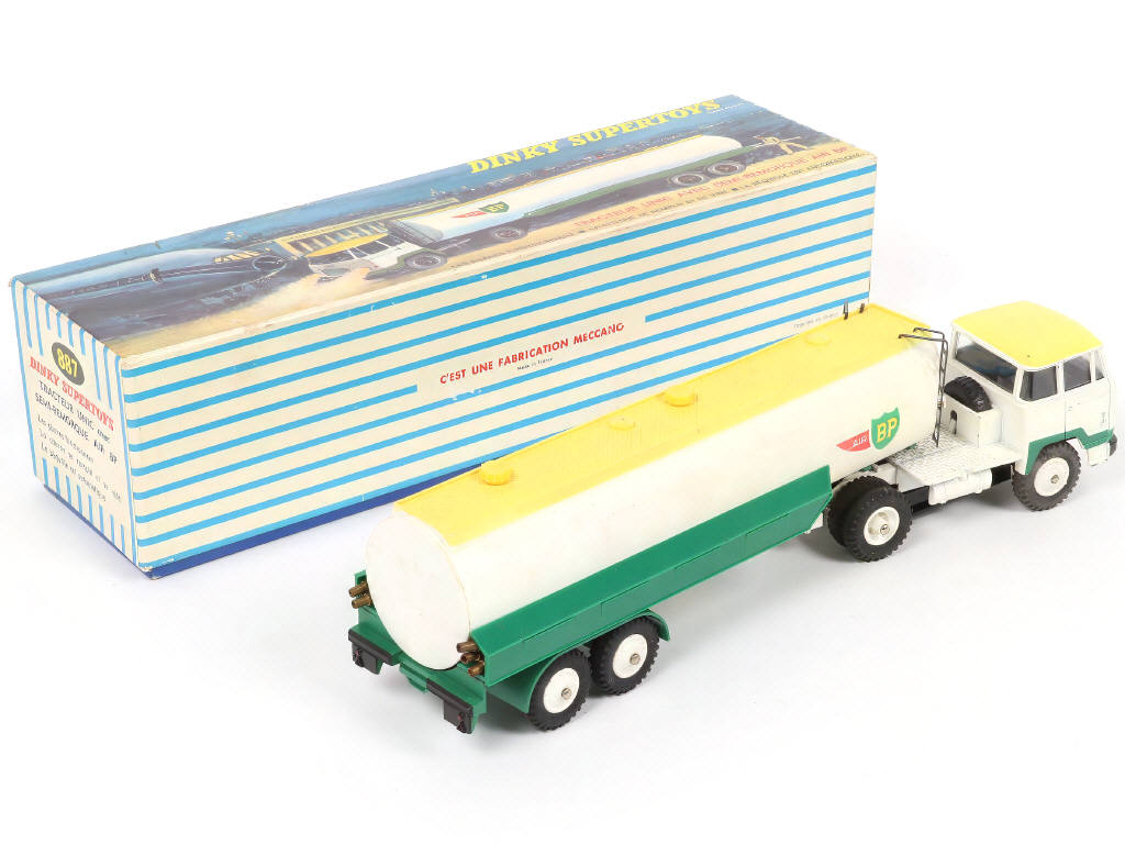 Lot 276 - DINKY TOYS (FRANCE) (1)