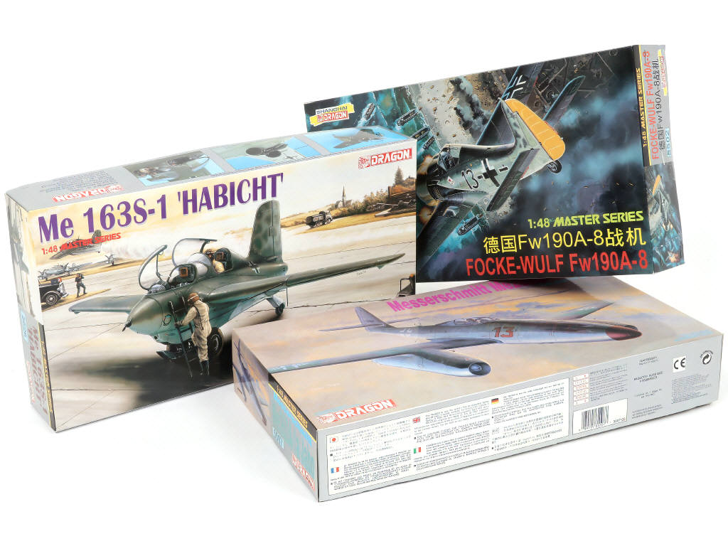 Lot 20 - DRAGON (CHINE) (3)