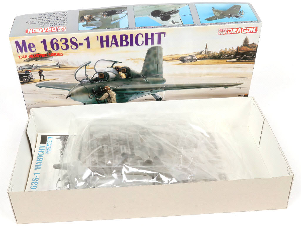 Lot 20 - DRAGON (CHINE) (3)