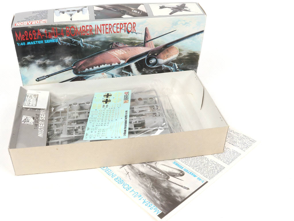 Lot 22 - DRAGON (CHINE) (3)