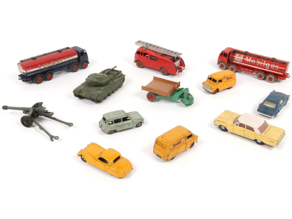 Lot 235 - DINKY TOYS (12)