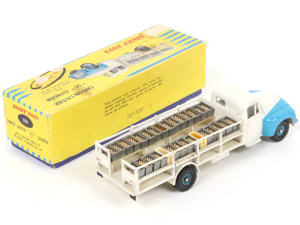 Lot 275 - DINKY TOYS (FRANCE) (1)