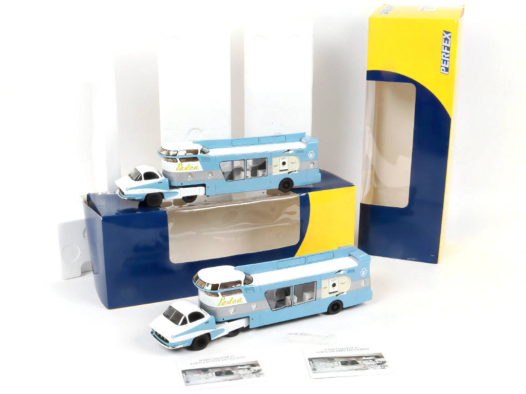 Lot 85 - PERFEX (CHINE) (2)