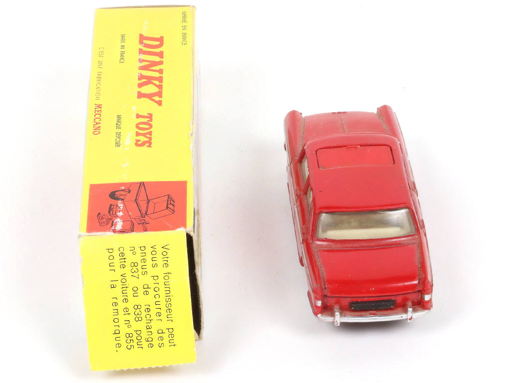 Lot 267 - DINKY TOYS (FRANCE) (1)