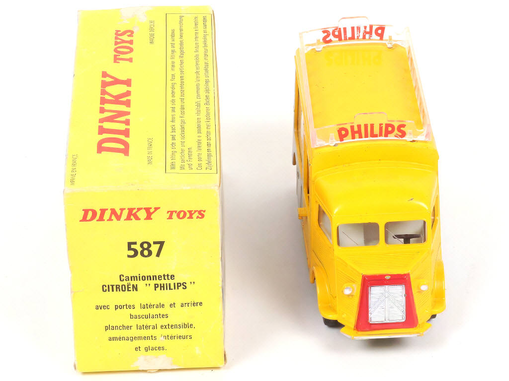 Lot 272 - DINKY TOYS (FRANCE) (1)