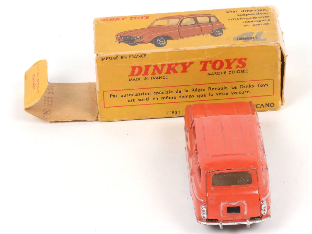 Lot 253 - DINKY TOYS (FRANCE) (1)