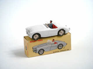 Lot 132 - DINKY TOYS FRANCE (1)
