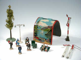 Lot 587 - DINKY TOYS  DIVERS (3)