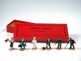 Lot 570 - DINKY TOYS FRANCE (1)
