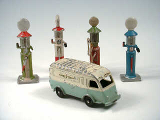 Lot 445 - DINKY TOYS  DIVERS (5)