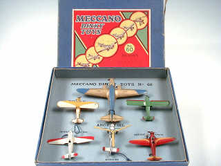 Lot 431 - DINKY TOYS FRANCE (1)
