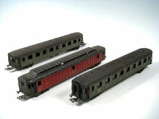 Lot 656 - GAMBS (3)