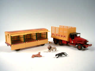Lot 418 - DINKY TOYS FRANCE (1)