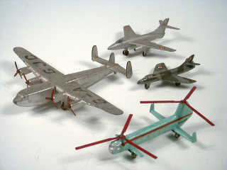 Lot 409 - DINKY TOYS (4)