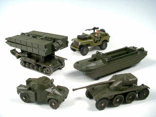 Lot 416 - DINKY TOYS  DIVERS (5)
