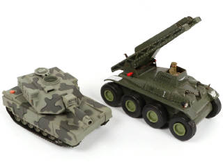 Lot 123 - DIVERS (8)