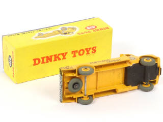Lot 294 - DINKY TOYS (GB) (1)