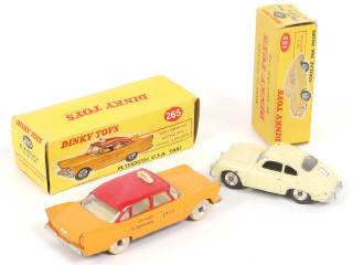 Lot 307 - DINKY TOYS (GB) (2)