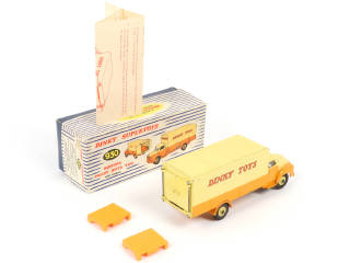 Lot 303 - DINKY TOYS (GB) (1)