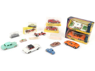 Lot 85 - DIVERS (13)