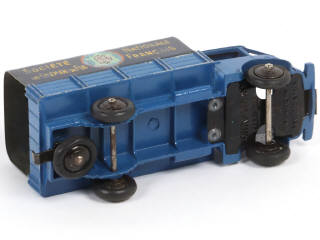 Lot 237 - DINKY TOYS (FRANCE) (1)