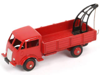 Lot 242 - DINKY TOYS (FRANCE) (1)