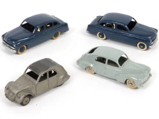 Lot 271 - DINKY TOYS (FRANCE) (4)