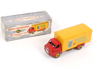 Lot 324 - DINKY TOYS (GB) (1)