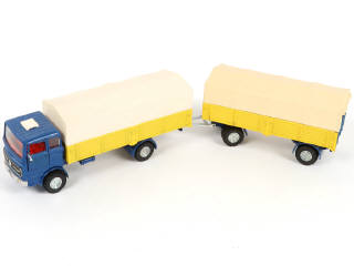 Lot 323 - DINKY TOYS (GB) (1)