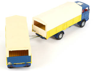 Lot 323 - DINKY TOYS (GB) (1)