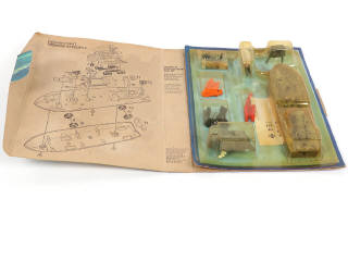 Lot 330 - DINKY TOYS (GB) (3)