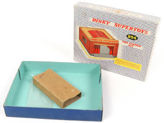 Lot 17 - DINKY TOYS (GB) (1)