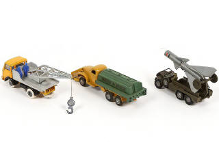 Lot 211 - FRANCE JOUETS (FRANCE) (3)