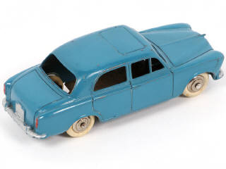 Lot 271 - DINKY TOYS (FRANCE) (1)