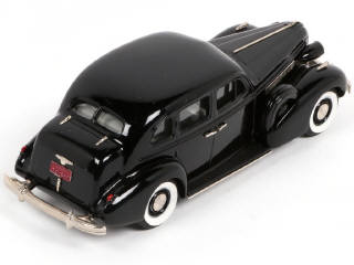 Lot 132 - BROOKLIN MODELS (GB) (1)